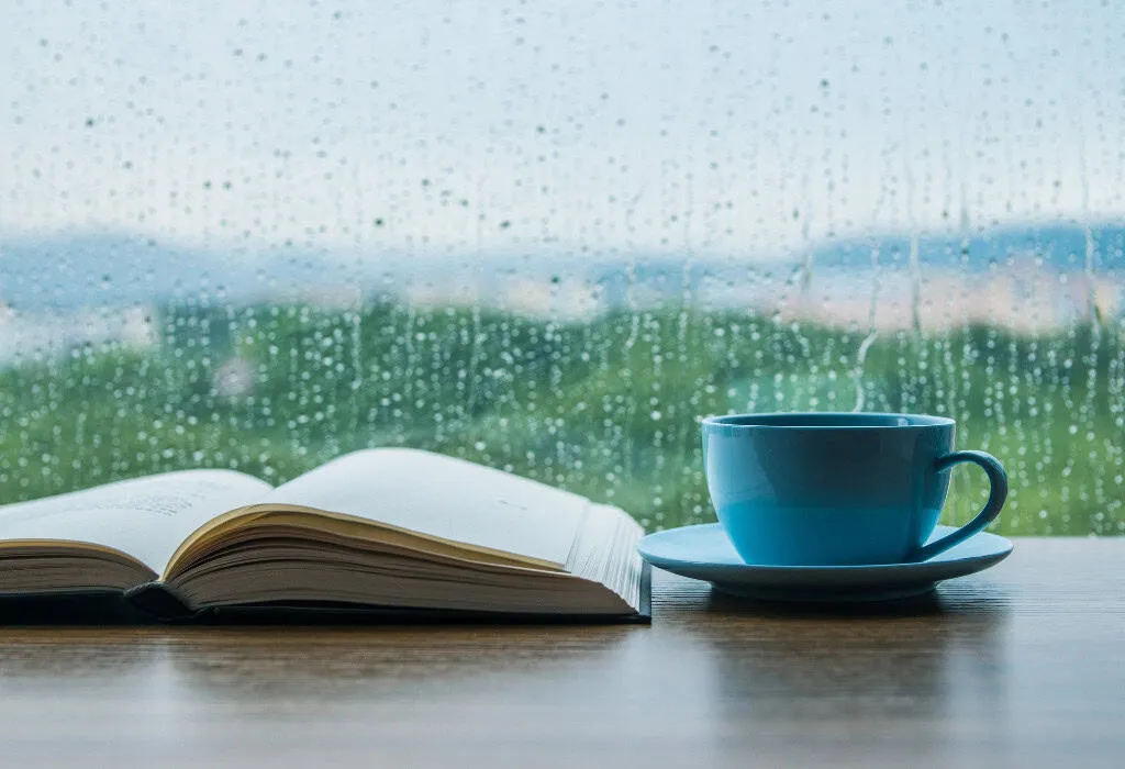 rain and blue coffee cup - right size